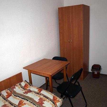 Hostel Hutnik Ostrowiec Świętokrzyski Екстериор снимка