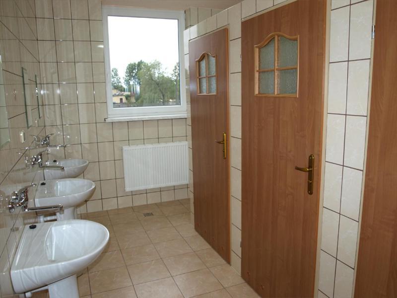 Hostel Hutnik Ostrowiec Świętokrzyski Екстериор снимка